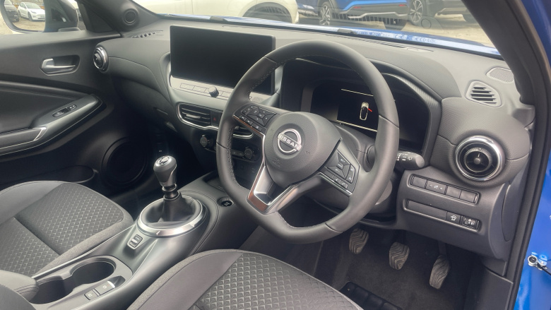 Nissan Juke 1.0 DiG-T N-Connecta 5dr Petrol Hatchback